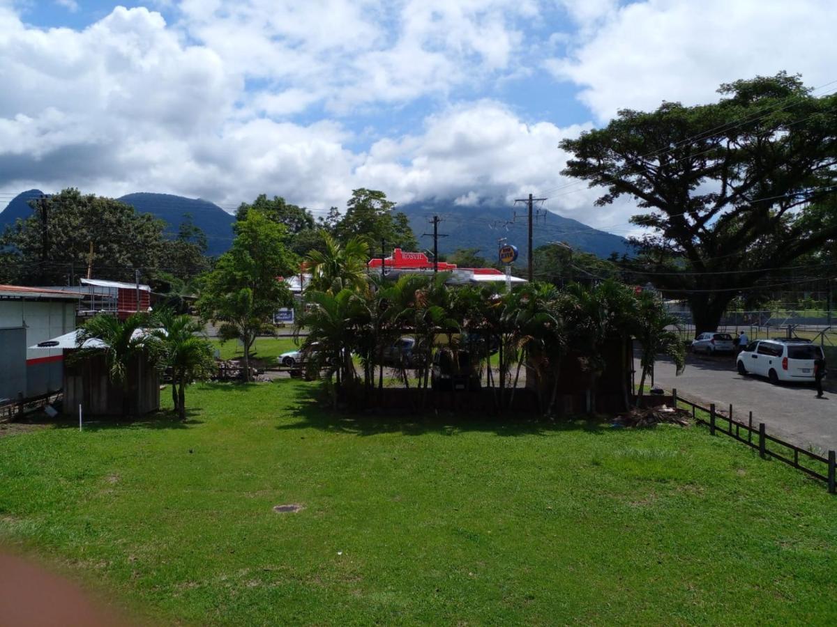 La Pension Backpackers La Fortuna Eksteriør bilde